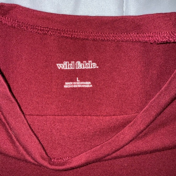 Wild Fable Burgundy Crop Top Size Large - Picture 3 of 3